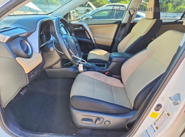JTMRFREV6JD251677 2018 TOYOTA RAV4 Белый Вид салона спереди