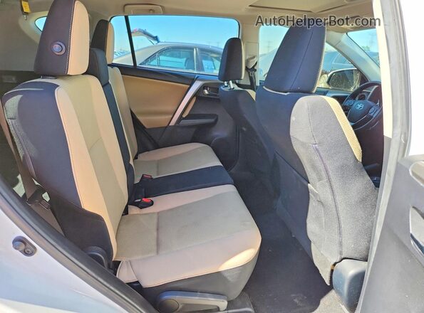 JTMRFREV6JD251677 2018 TOYOTA RAV4 Белый Вид задних сидений