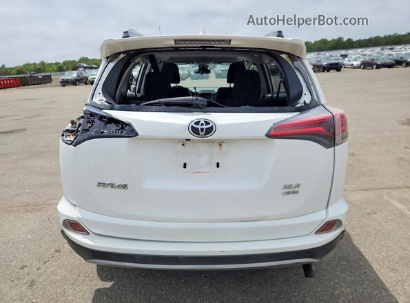 JTMRFREV7HJ106627 2017 TOYOTA RAV4 White Widok z tyłu