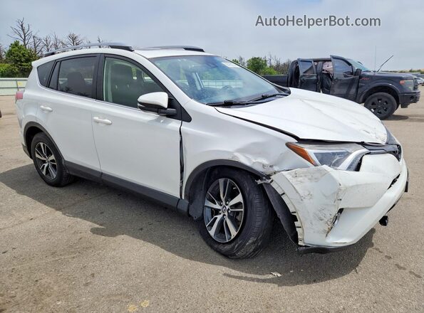 JTMRFREV7HJ106627 2017 TOYOTA RAV4 White Przód prawy