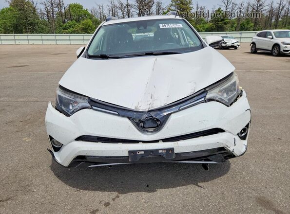 JTMRFREV7HJ106627 2017 TOYOTA RAV4 White Widok z przodu