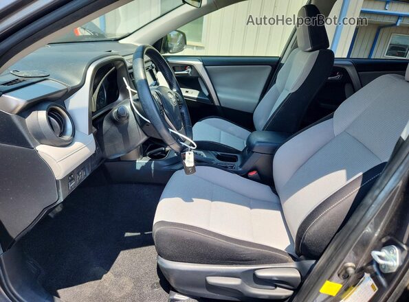 JTMRFREV7JD228151 2018 TOYOTA RAV4 Серый Вид салона спереди