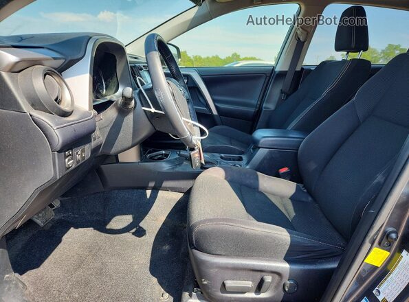 JTMRFREV8JD234802 2018 TOYOTA RAV4 Gray Front interior view