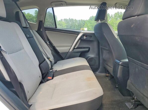 JTMRJREV2JD238942 2018 TOYOTA RAV4 White Widok wnętrza z tyłu