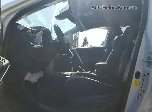 JTMWFREV0JJ165284 2018 TOYOTA RAV4 Белый Вид салона спереди