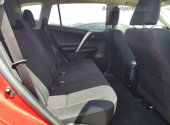 JTMWFREV2GJ066832 2016 TOYOTA RAV4 Red Widok tylnych siedzeń