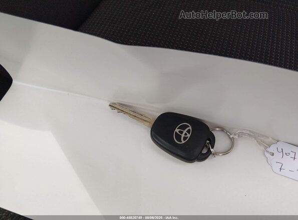 JTMWFREV5HD092860 2017 TOYOTA RAV4 Синий Вид панели приборов