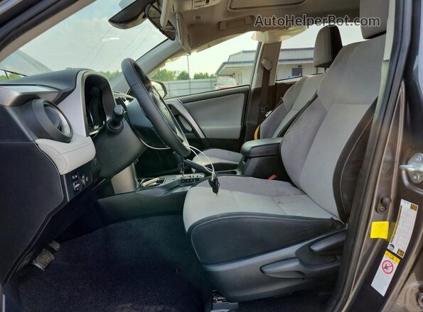 JTMWFREV5HJ701706 2017 TOYOTA RAV4 Gray Widok wnętrza z przodu