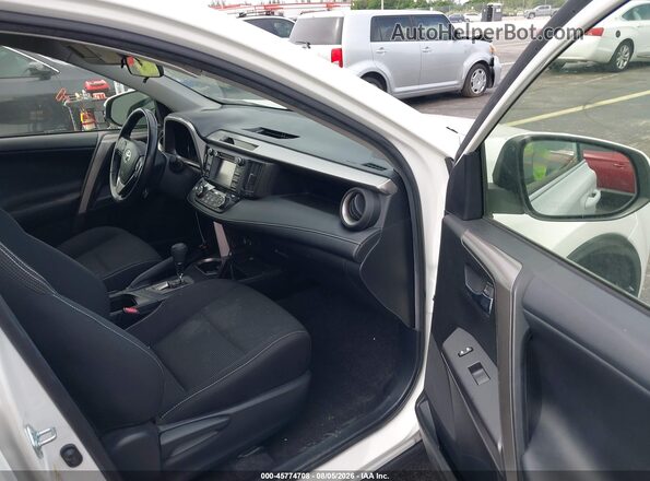 JTMWFREV5JD133610 2018 TOYOTA RAV4 White წინა სალონის ხედი