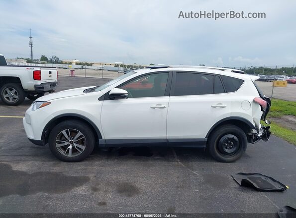 JTMWFREV5JD133610 2018 TOYOTA RAV4 White 