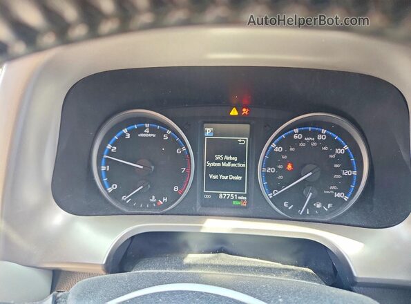 JTMWFREV6HJ105486 2017 TOYOTA RAV4 White Вид щитка приладів