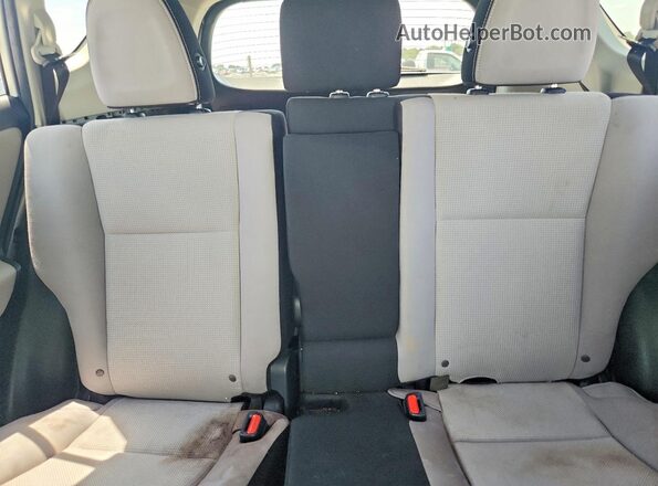 JTMWFREV6HJ105486 2017 TOYOTA RAV4 White Вид задніх сидінь