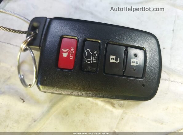 JTMWFREV7HJ106596 2017 TOYOTA RAV4 Red Առջևի վահանակի տեսք