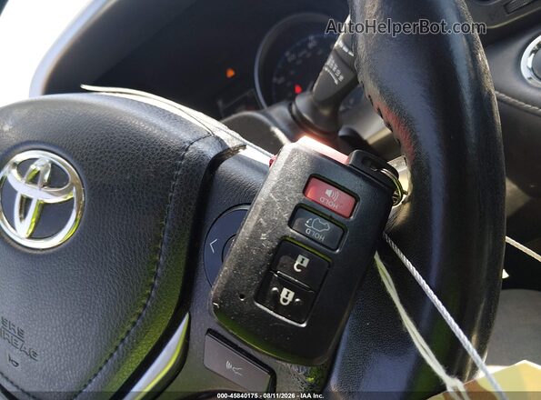 JTMWFREV8HJ132625 2017 TOYOTA RAV4 Серый Вид панели приборов