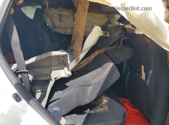 JTMWFREVXJJ201370 2018 TOYOTA RAV4 White Widok wnętrza z tyłu