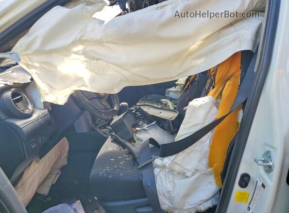 JTMWFREVXJJ201370 2018 TOYOTA RAV4 White Widok wnętrza z przodu