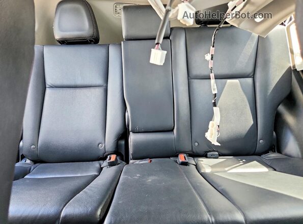 JTMYFREV1HJ116727 2017 TOYOTA RAV4 Серый Вид задних сидений