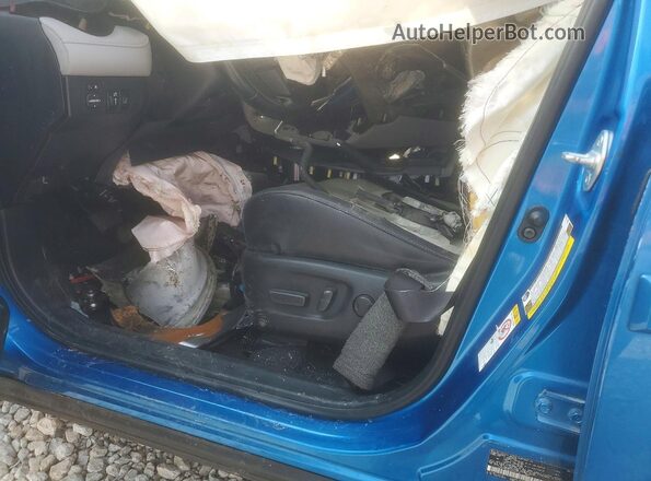 JTMYFREV5JJ154712 2018 TOYOTA RAV4 Синий Вид салона спереди