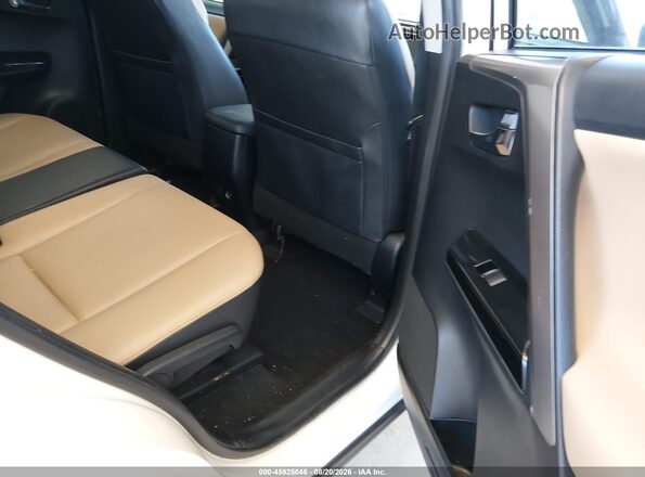 JTMYFREV8GD088650 2016 TOYOTA RAV4 Beige VIN կոդի պիտակի տեսք
