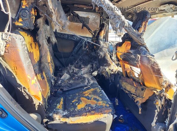 JTMZFREV0HJ718863 2017 TOYOTA RAV4 Пожар Вид задней части салона
