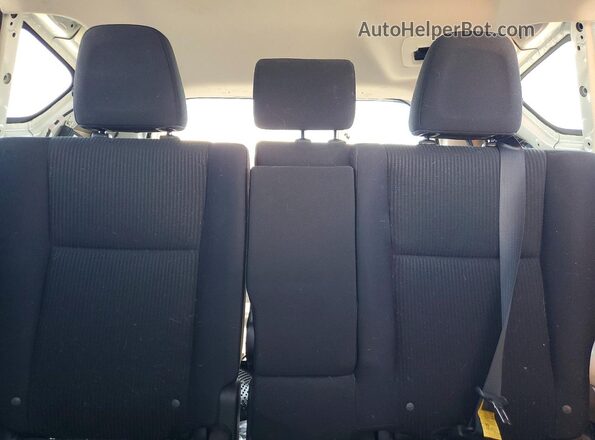 JTMZFREV5GJ098476 2016 TOYOTA RAV4 White Widok tylnych siedzeń