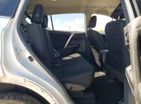 JTMZFREV5GJ098476 2016 TOYOTA RAV4 White Widok wnętrza z tyłu