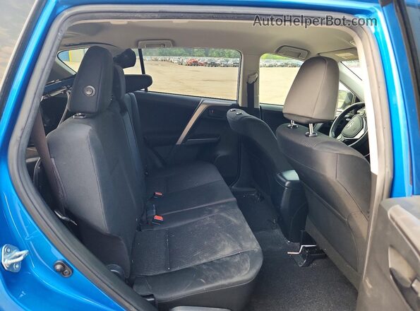 JTMZFREV7HJ148473 2017 TOYOTA RAV4 Blue Widok wnętrza z tyłu