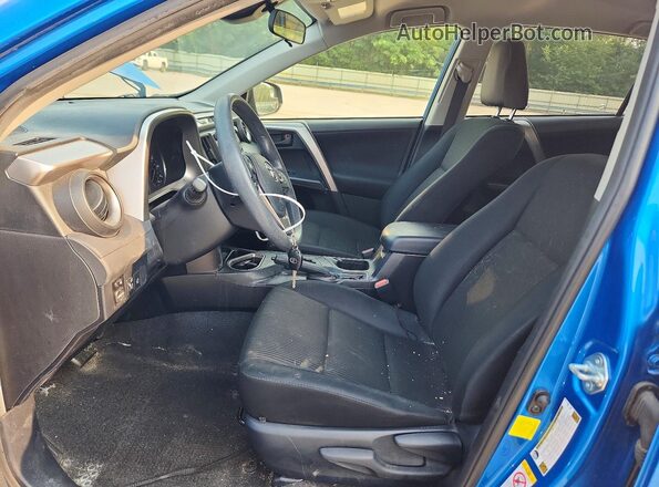 JTMZFREV7HJ148473 2017 TOYOTA RAV4 Blue Widok wnętrza z przodu