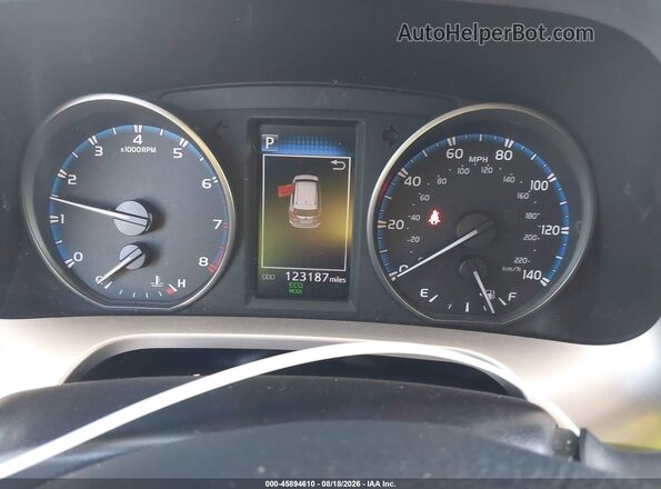JTMZFREV7HJ703471 2017 TOYOTA RAV4 Gray Հետևի նստատեղերի տեսք