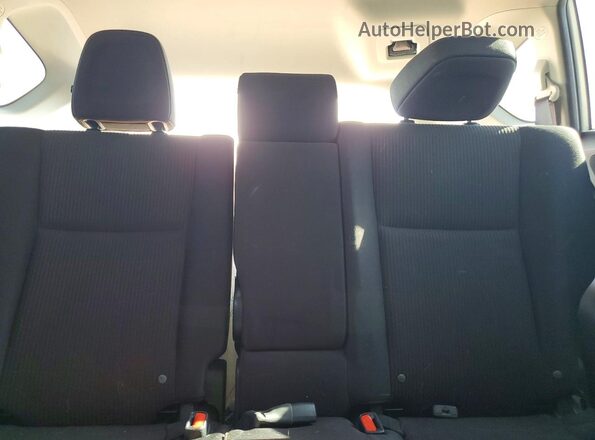 JTMZFREV7HJ716592 2017 TOYOTA RAV4 White Вид задніх сидінь