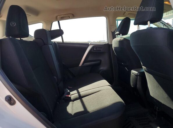 JTMZFREV7HJ716592 2017 TOYOTA RAV4 White Вид задньої частини салону