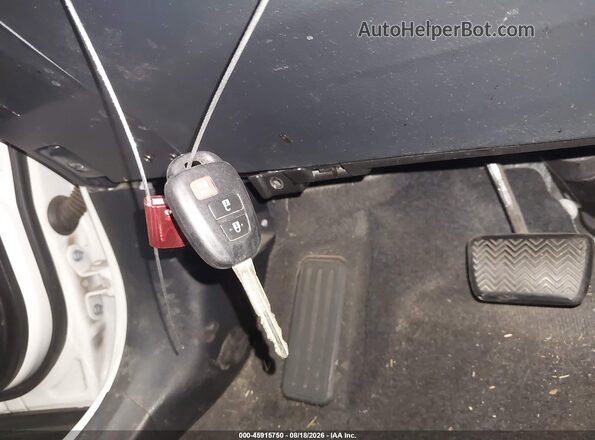 JTMZFREV8HJ712390 2017 TOYOTA RAV4 White Vista del salpicadero
