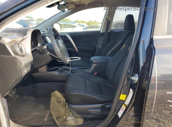 JTMZFREV8HJ716360 2017 TOYOTA RAV4 Синий Вид салона спереди