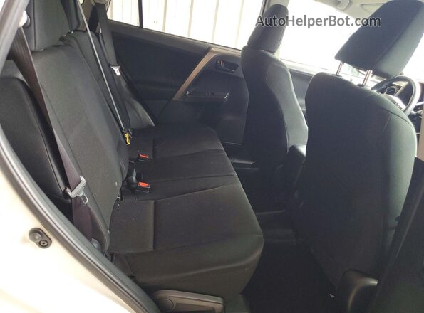 JTMZFREV8JJ190382 2018 TOYOTA RAV4 White Widok wnętrza z tyłu