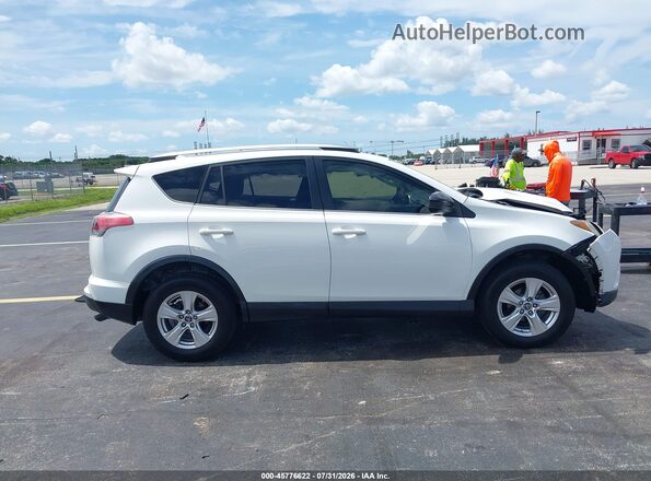 JTMZFREV8JJ728918 2018 TOYOTA RAV4 White Rear interior view