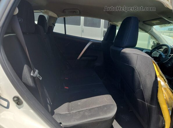 JTMZFREVXHJ136642 2017 TOYOTA RAV4 White Widok wnętrza z tyłu
