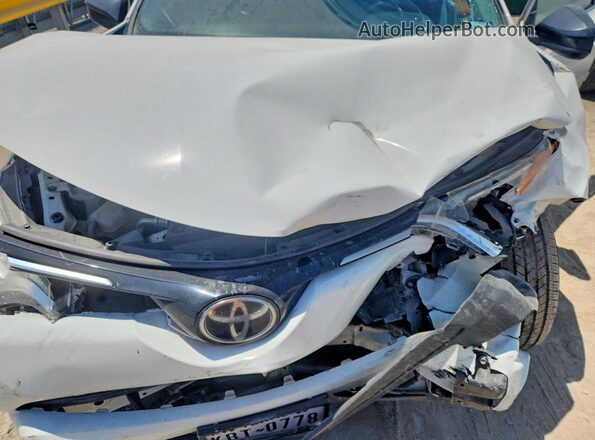 JTMZFREVXHJ136642 2017 TOYOTA RAV4 White Widok komory silnika