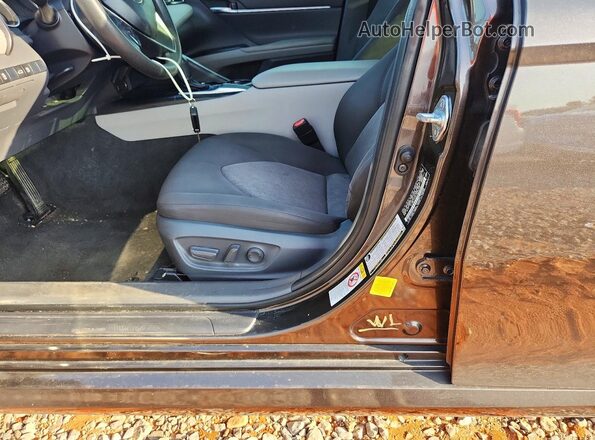 JTNB11HK8J3046558 2018 TOYOTA CAMRY Brown Widok komory silnika