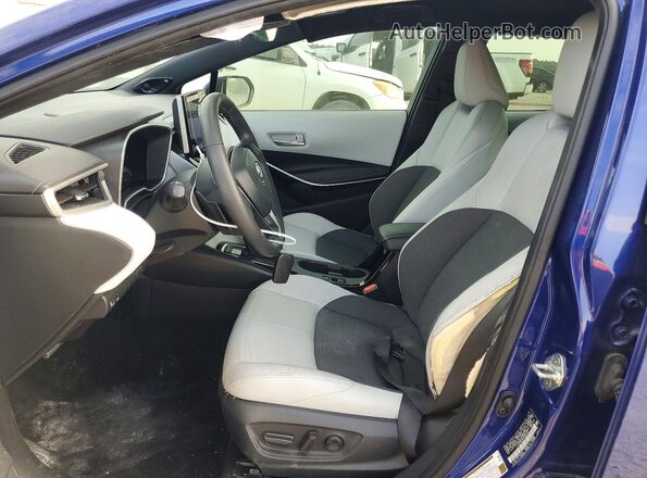 JTNC4MBE8R3222603 2024 TOYOTA COROLLA Blue Vista interior delantera