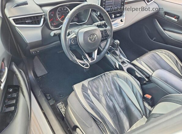 JTND4MBE3M3118954 2021 TOYOTA COROLLA White Առջևի վահանակի տեսք