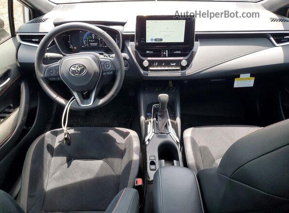 JTND4MBE8T3266791 2026 TOYOTA COROLLA White Widok deski rozdzielczej