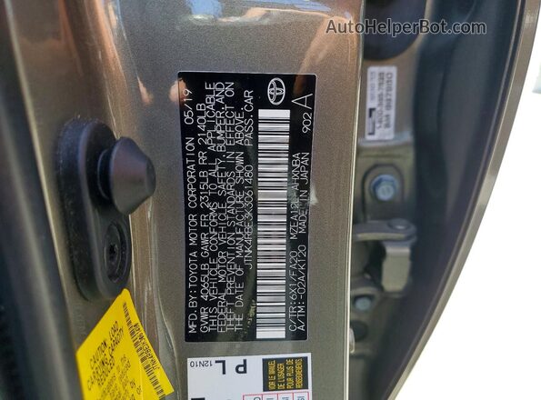 JTNK4RBE3K3061480 2019 TOYOTA COROLLA Green Engine compartment view