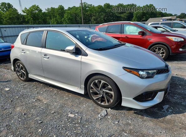 JTNKARJE2JJ559593 2018 TOYOTA COROLLA Silver Przód prawy