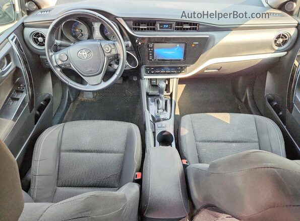 JTNKARJE2JJ559593 2018 TOYOTA COROLLA Silver Widok deski rozdzielczej