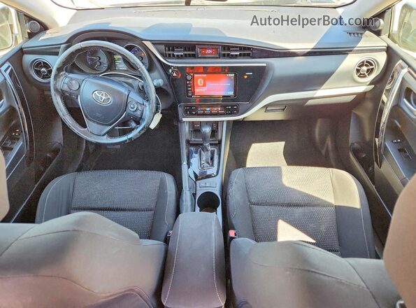 JTNKARJE5HJ543589 2017 TOYOTA COROLLA Черный Вид панели приборов