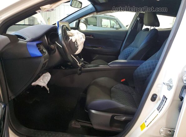 JTNKHMBX0L1069641 2020 TOYOTA C-HR White Вид салону спереду