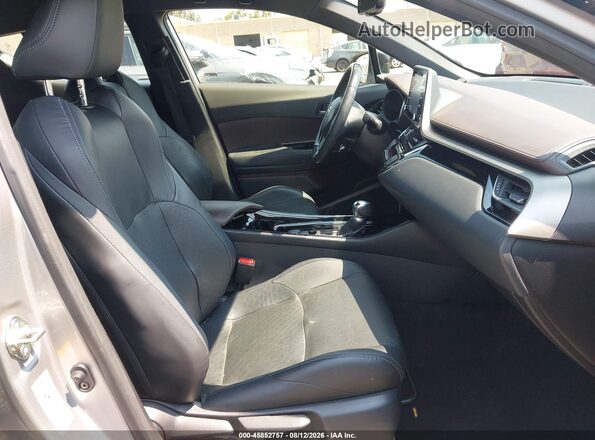 JTNKHMBX2K1044321 2019 TOYOTA C-HR Silver წინა სალონის ხედი