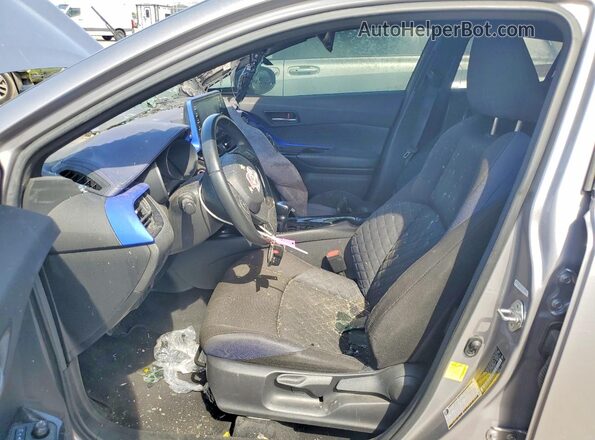 JTNKHMBX2L1075828 2020 TOYOTA C-HR Silver Вид салону спереду