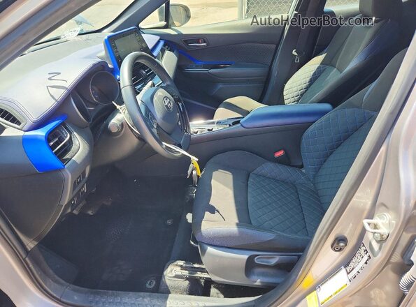 JTNKHMBX4L1092856 2020 TOYOTA C-HR Silver Widok wnętrza z przodu