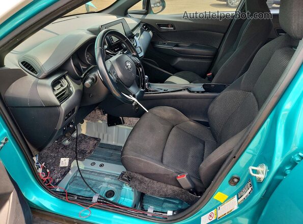 JTNKHMBX7J1010700 2018 TOYOTA C-HR Turquoise Սալոնի դիմացի տեսք